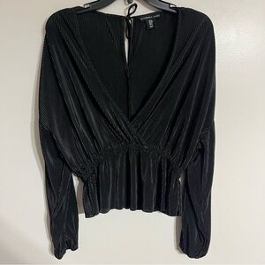 Women’s Sincerely Jules Long Sleeve Deep V-Neck Ribbed‎ Blouse Size Medium Black